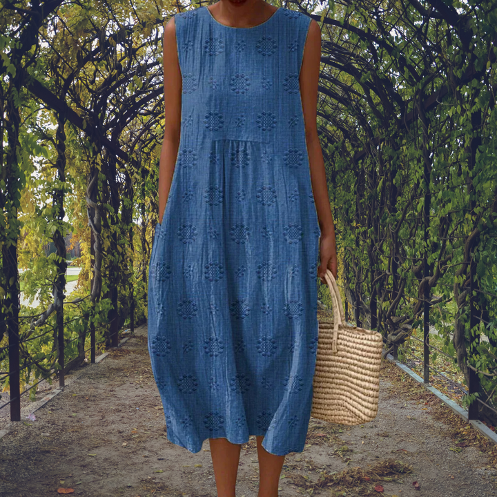 Kira | Elegant Sleeveless Dress with Pockets